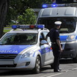 BEZ UPRAWNIEŃ, BUSEM PRZEWOZIŁ PODRABIANĄ ODZIEŻ