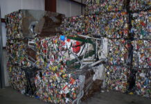 Przez pomyłkę wyrzuciła 96 tys. zł