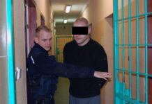 Po pijaku włamał się do 7 samochodów