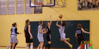 Koszykarki Huraganu o włos od zwycięstwa