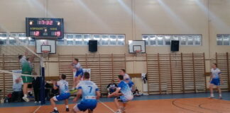 Wicher pokonał Siatkarza