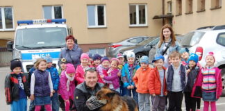 Przedszkolaki z Kobyłki z wizytą w wołomińskiej Komendzie